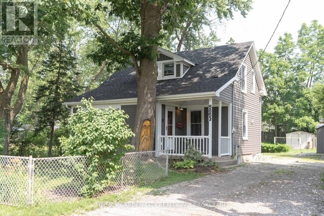 Photo - 5853 McLeod Rd
