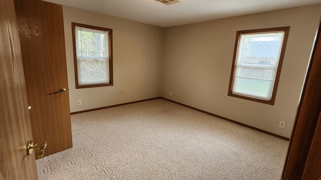 Photo - 538 Woodridge Ct Unit 2