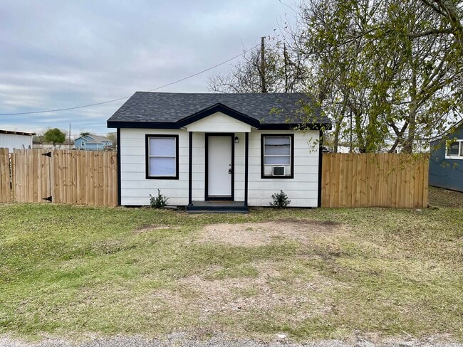 Photo - 1901 N Avenue Q House Unit 1905