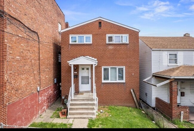 Building Photo - 803 7th St