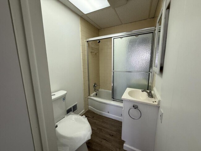 Photo - 1410 Bradley Ave