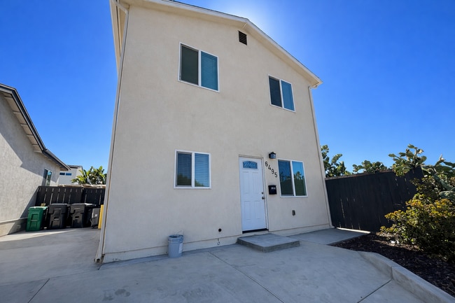 Building Photo - 4BD/2BA on Montezuma, Nice Patio!
