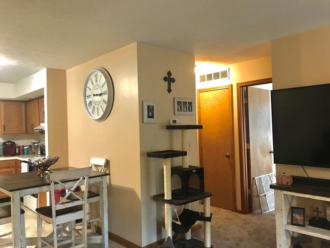 Photo - 2 bed 1 bath unit