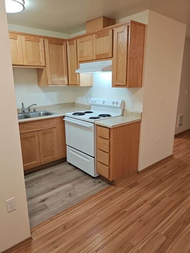 Building Photo - Three bedroom - washer and dryer in Unit E347 Rental