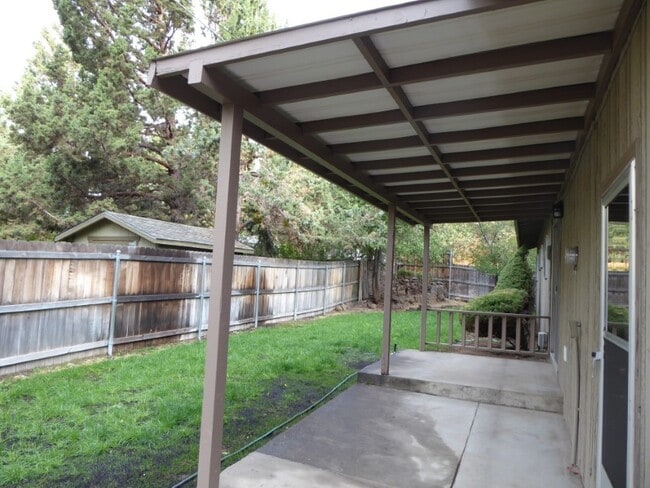 Photo - 157 SE Craven Rd