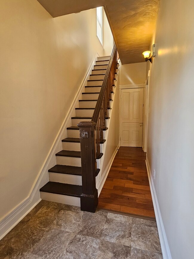 Photo - 249 Earnshaw Ave
