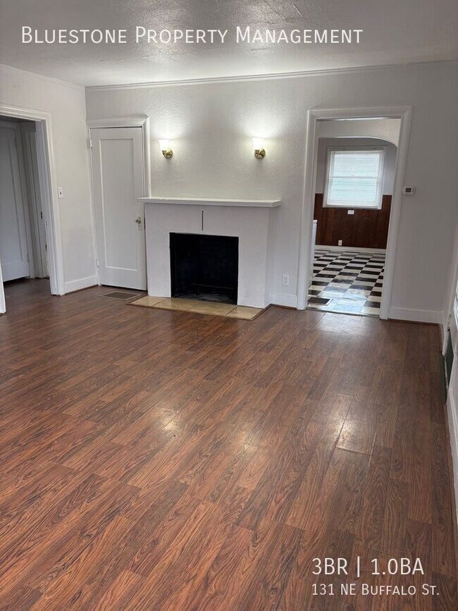 Photo - 131 NE Buffalo St