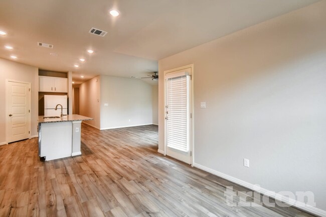 Photo - 13523 Emerson Wy