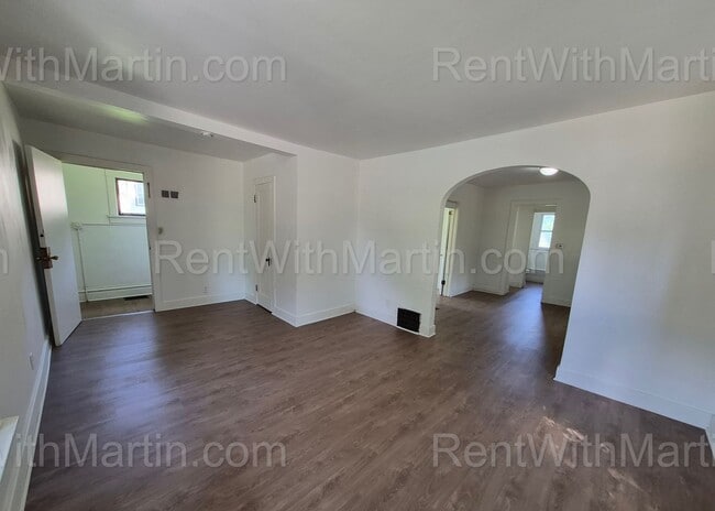 Photo - 824 Logan Ave