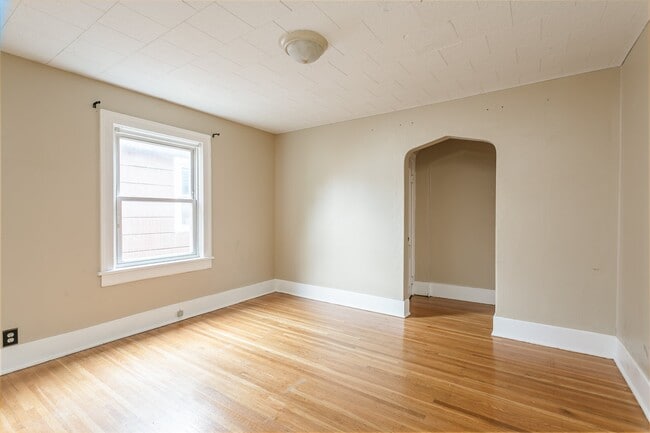 Building Photo - 4 Carroll Pl Unit 6