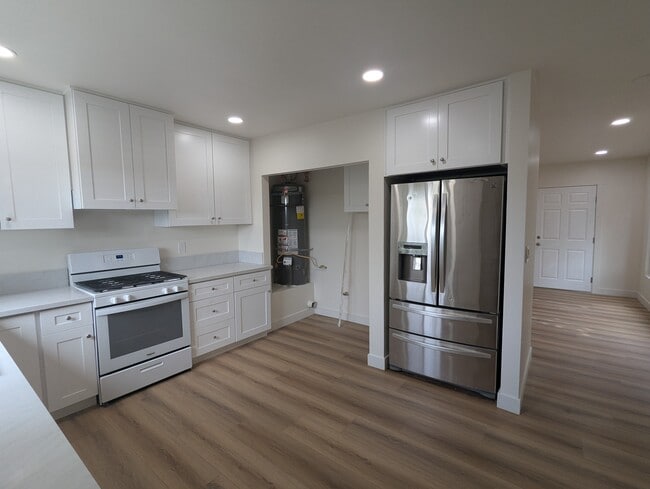 Photo - 613 Illinois Ct Unit 2