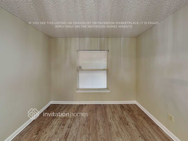 Photo - 9713 Peabody Dr N