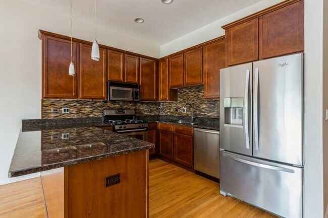 Photo - 1329 W Loyola Ave Unidad 4B