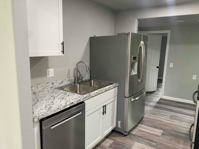 Photo - 211 S 2nd St