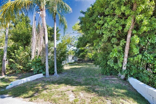 Photo - 650 Edwards St