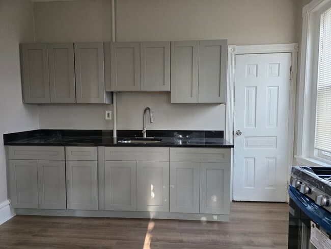 Photo - 416 N Broom St Unit B