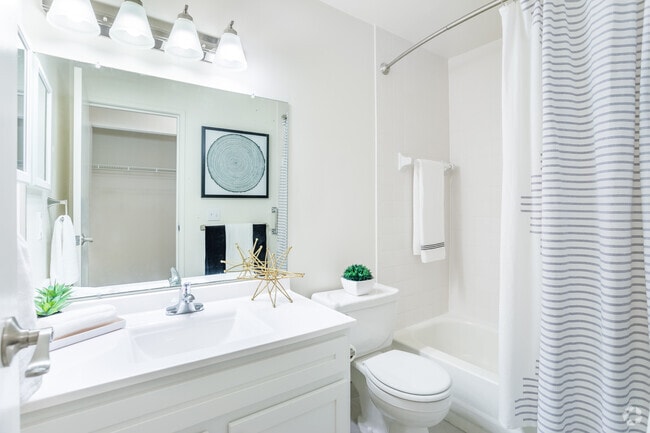 2 BR, 2 BA - 1164 SF, Renovated