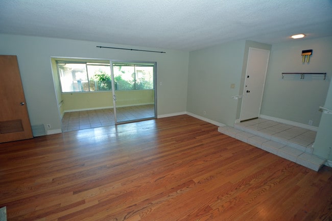 Photo - 370 Cliff Dr Unidad 8