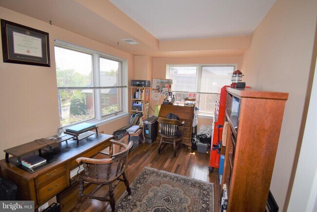 Photo - 610 N West St Unit 308