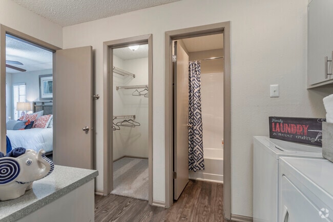 1BR, 1BA - 717 SF A3 - Bathroom