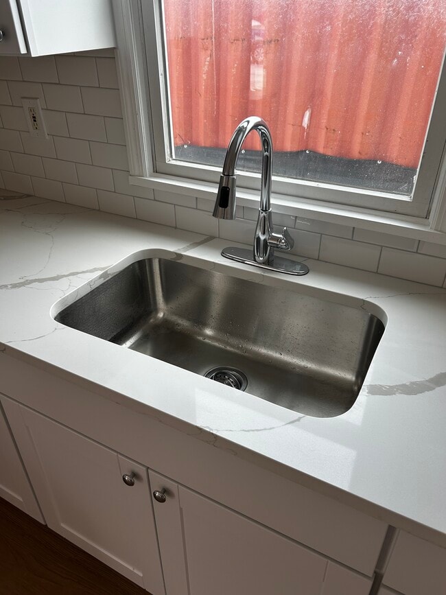 Photo - 143 Armstrong Ave Unidad First Floor