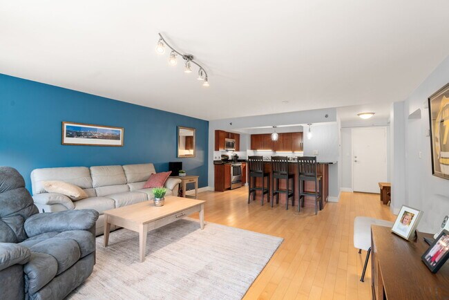 Photo - 1600 Beacon St Unit 807