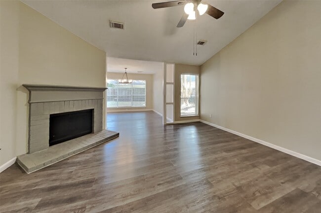 Photo - 5803 Forest Timbers Dr