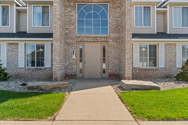 Building Photo - Meadow Springs Apartments