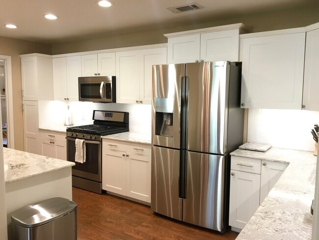 Photo - 776 Thora Blvd