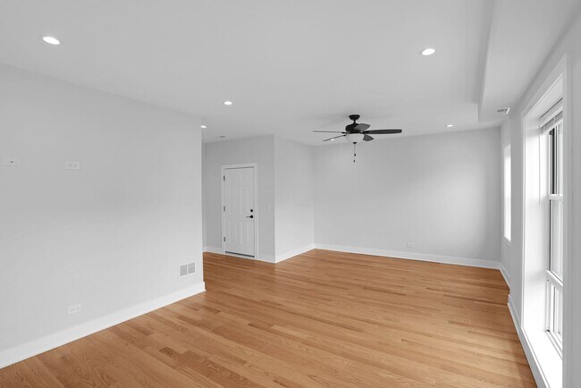 Photo - 1055 W Pratt Blvd Unit 2A