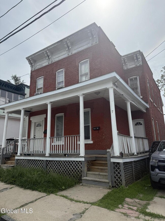 Building Photo - 7 Jackson St Unit 1