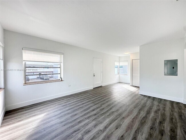 Photo - 1920 Biarritz Dr Unit 4