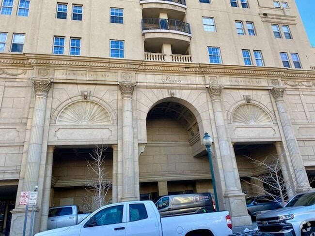Building Photo - 300 W 11th Ave Unit 300 W 11th Ave #17 A Rental