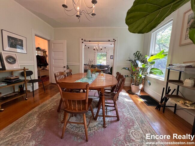 Photo - 9 Kenwood St Unit 1