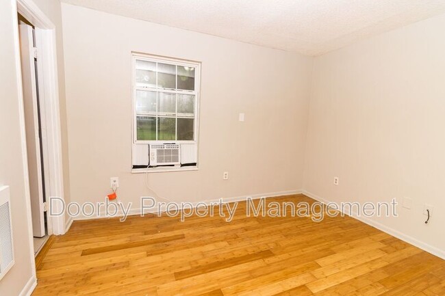 Photo - 5345 Lazard St Unidad B