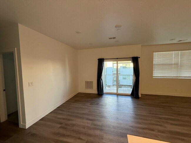 Photo - Modern 3 Bedroom Condo in Desert Color Unit 4-304