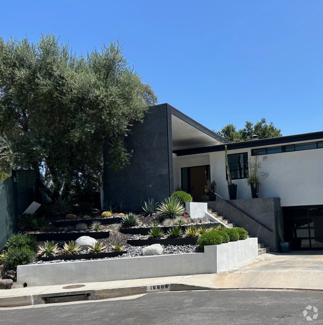 Building Photo - 16806 Mooncrest Dr Unit Duplex Rental