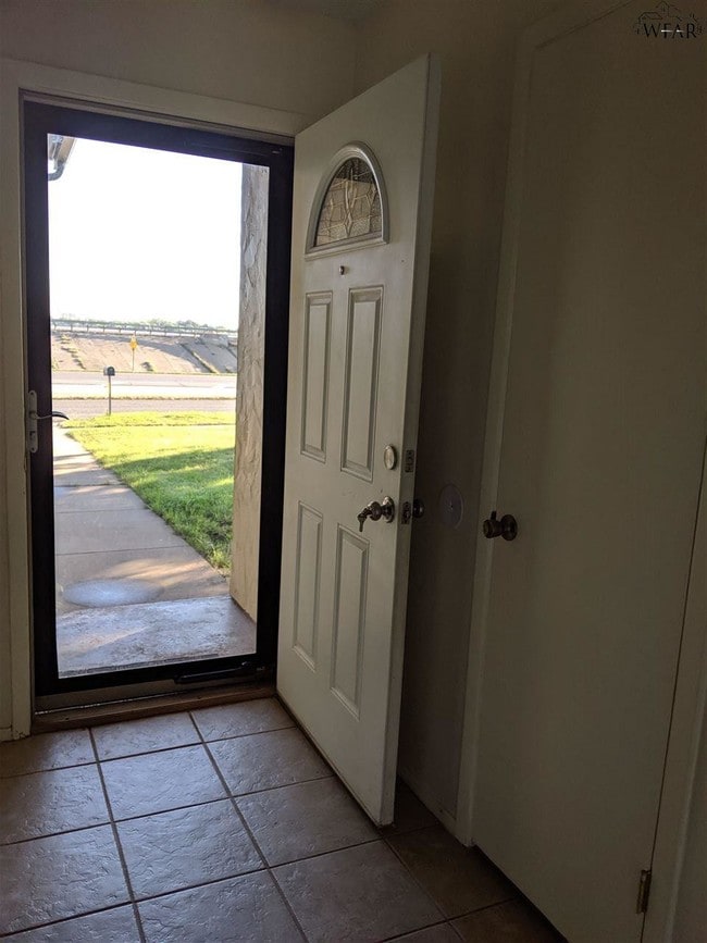 Photo - 1904 Central E Fwy