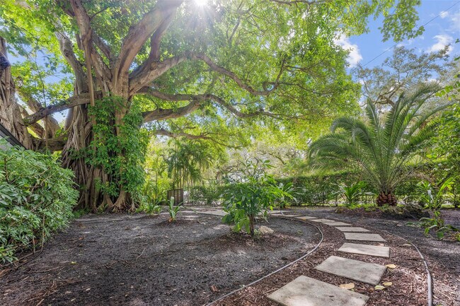 Photo - 1221 SW 18th St