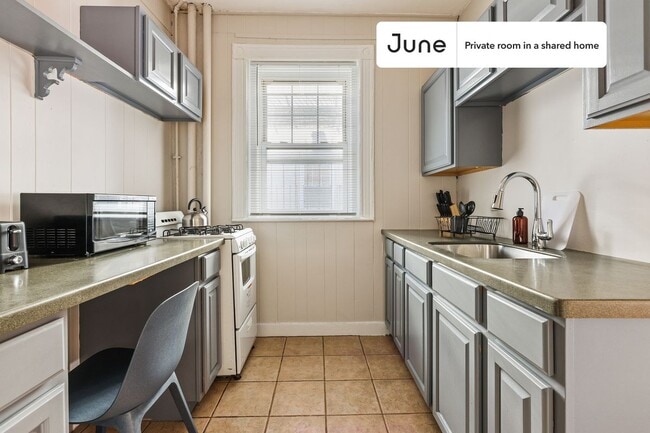 Photo - Room in Shared 3 bed/1 bath home Unit B