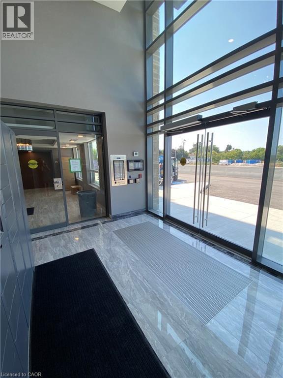 Photo - 5055 Greenlane Rd Unité 521