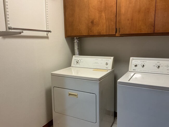 Photo - Los Caballeros #325 Unit 325A