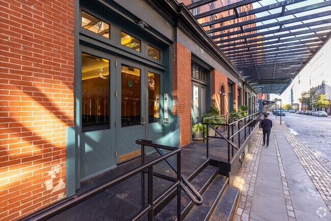 Entrada - 39 Vestry St