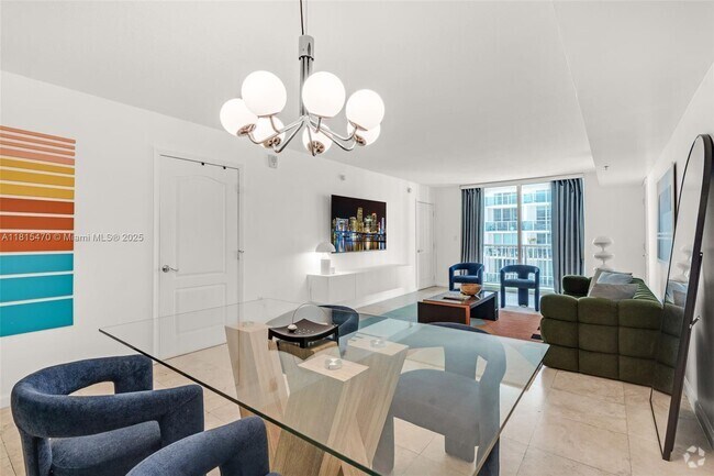 Building Photo - 1200 Brickell Bay Dr Unit 2409 Rental