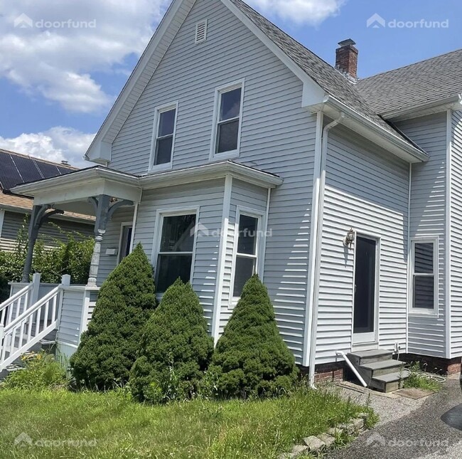 Building Photo - 121 Delmont Ave