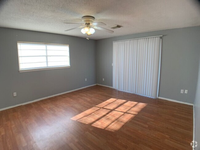 Building Photo - Edmond 3 bedroom! Rental