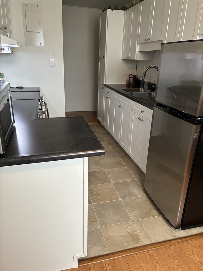 Building Photo - 37 Moira St E Unit 203