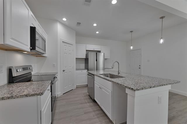 Photo - 840-842 Ryan Rd