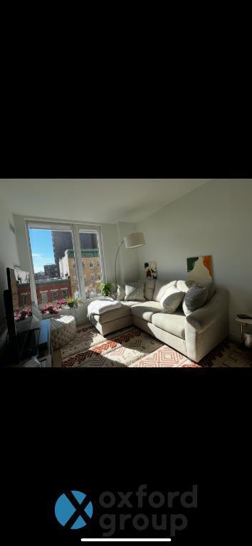 Building Photo - 1 bedroom in Queens NY 11102 Unit 413S Rental