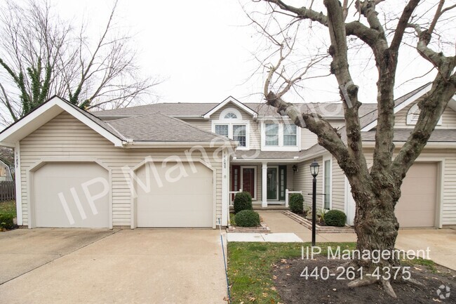 Building Photo - Spacious Updated 2 Bedroom Townhouse in Wi...